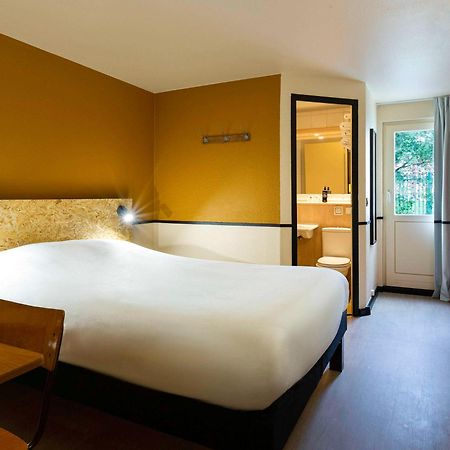 Greet Hotel Villeneuve La Garenne - Renove Eksteriør bilde