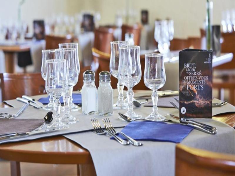 Greet Hotel Villeneuve La Garenne - Renove Eksteriør bilde
