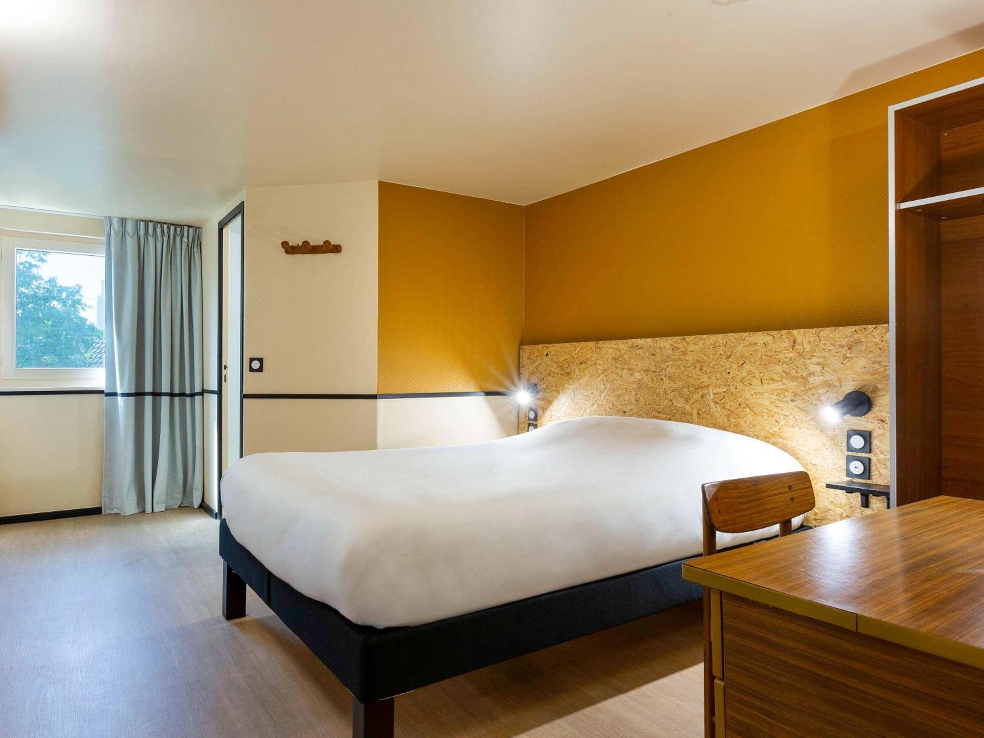Greet Hotel Villeneuve La Garenne - Renove Eksteriør bilde