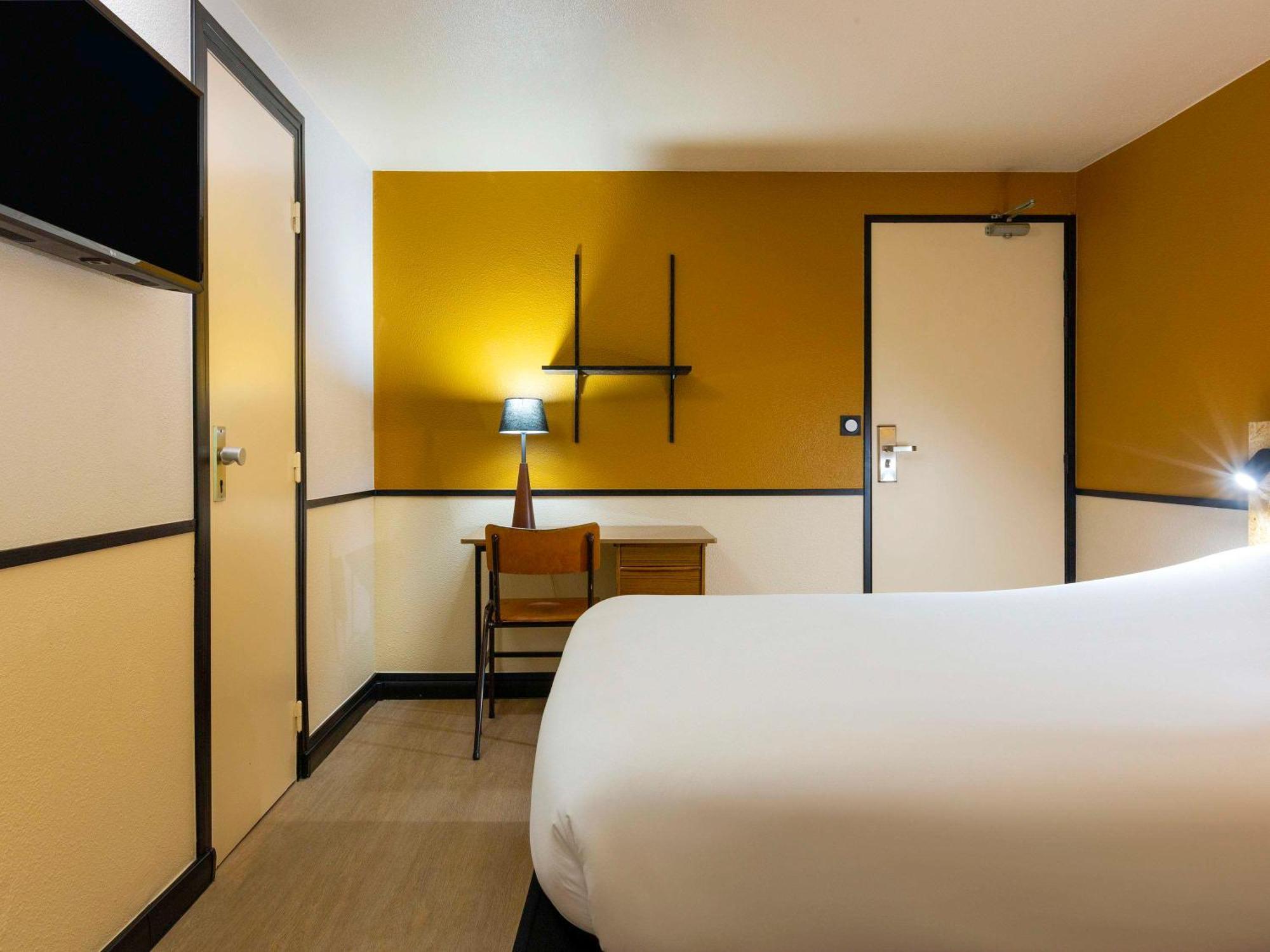 Greet Hotel Villeneuve La Garenne - Renove Eksteriør bilde